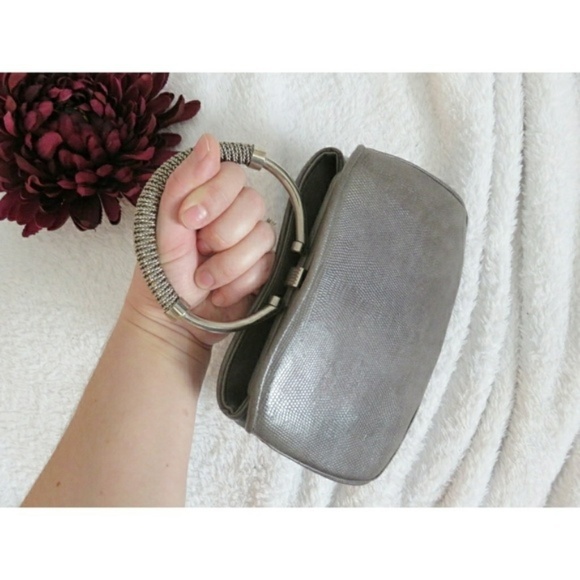 Vintage Handbags - Vintage Bracelet Clutch Wedding Formal Party